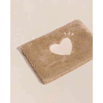 La pochette cœur en moumoute - beige