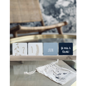 Calendrier perpétuel – barrette en bois et cartes en papier