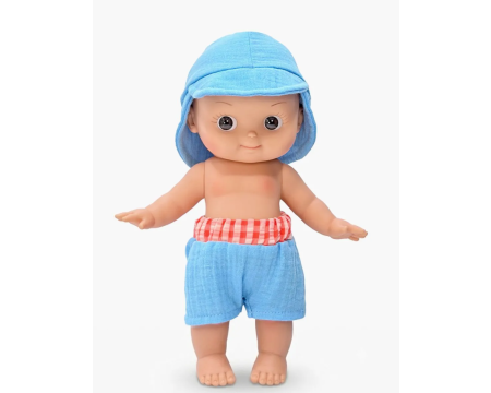 Basile à la plage et sa tenue bleu riviera MINIKANEE