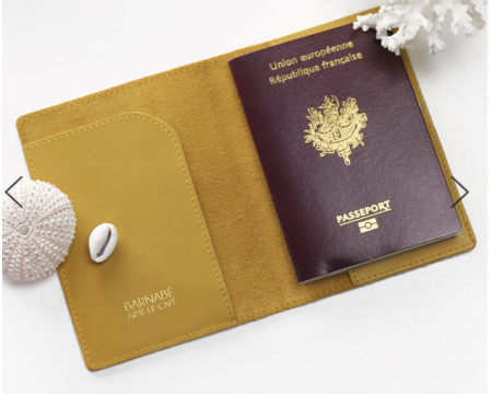 Etui Passeport en cuir de la marque française BARNABE AIME LE CAFE
